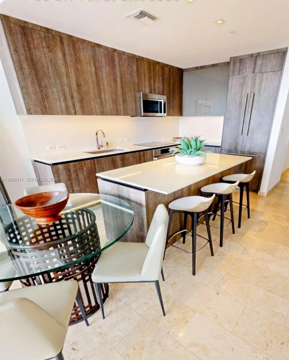 88 Southwest 7th Street, Unit 3006 Miami, FL 33130 - Photo 4 of 11