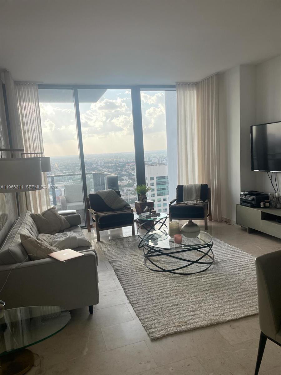 88 Southwest 7th Street, Unit 3006 Miami, FL 33130 - Photo 5 of 13