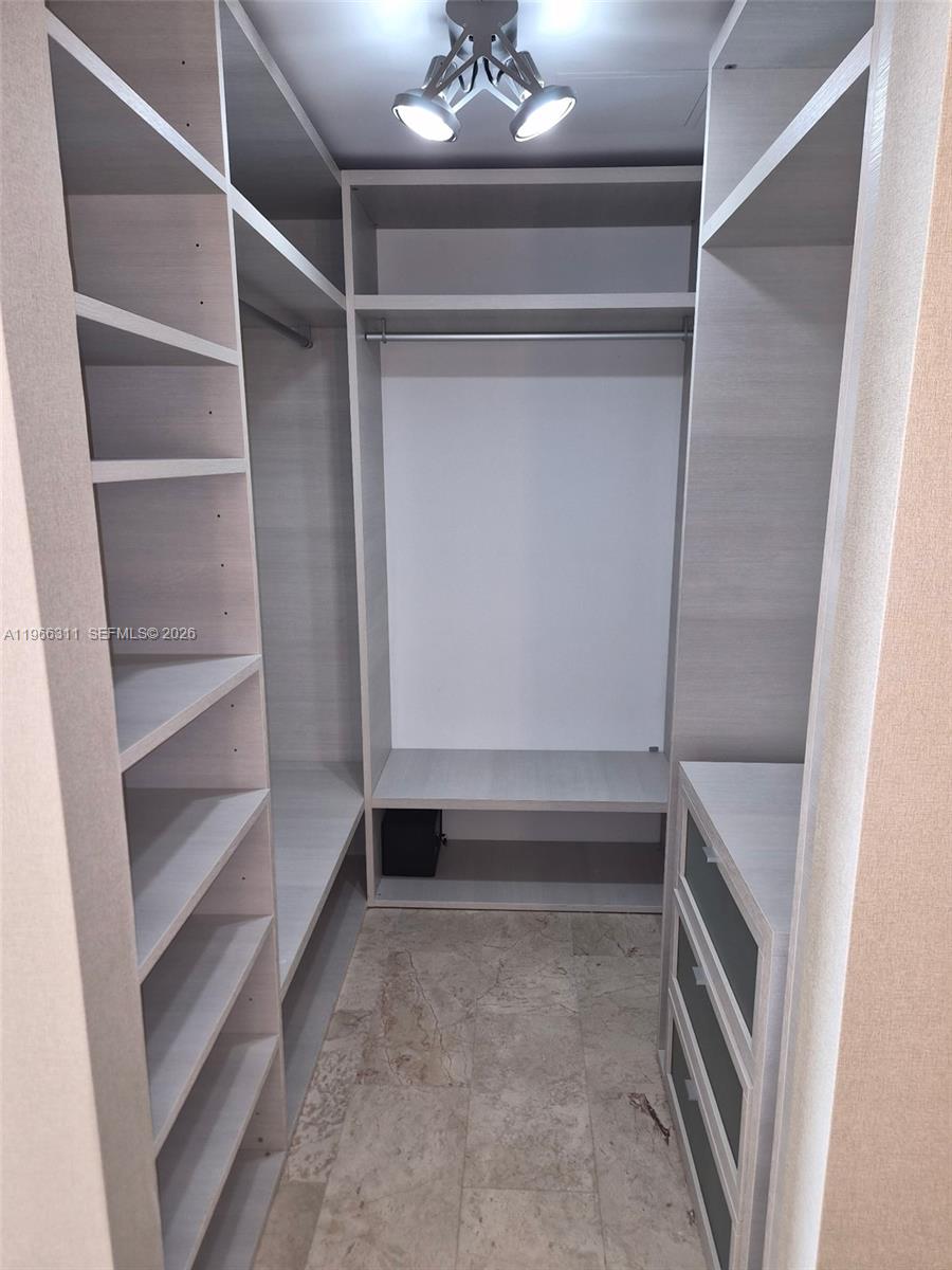 88 Southwest 7th Street, Unit 3006 Miami, FL 33130 - Photo 9 of 13