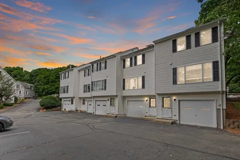 $619,000 | 1 Traverse Street, Unit E, Wakefield, MA 01880