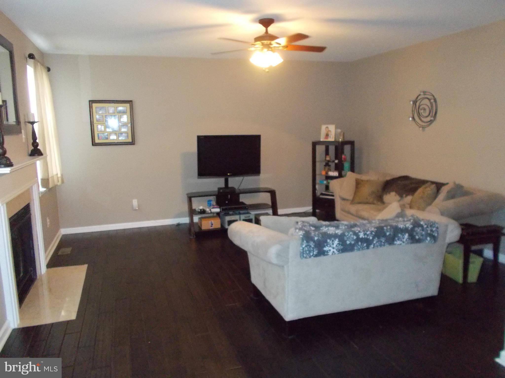 701 Longbow Road Mount Airy, MD 21771 - Photo 6 of 26 Living Room