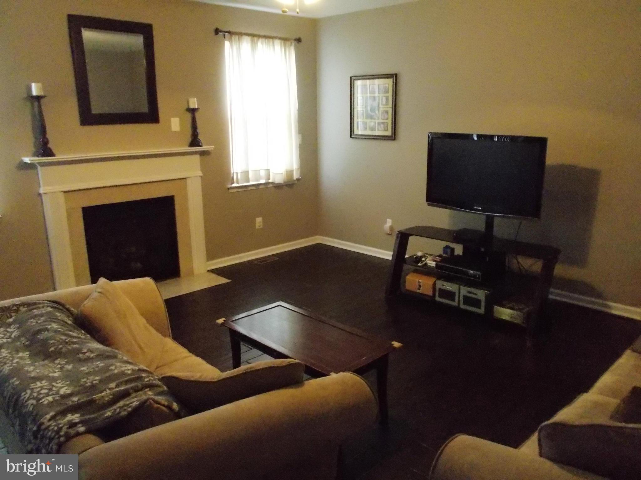 701 Longbow Road Mount Airy, MD 21771 - Photo 7 of 26 Living Room