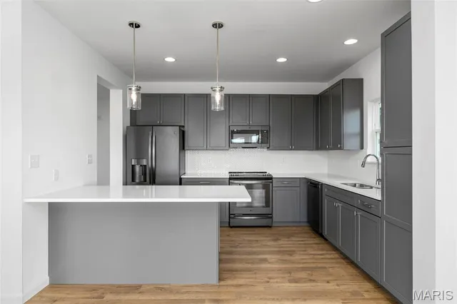 $291,900 | 2 Fieldcrest At River Bluffs Meadows, Florissant, MO 63031