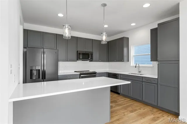 $291,900 | 2 Fieldcrest At River Bluffs Meadows, Florissant, MO 63031