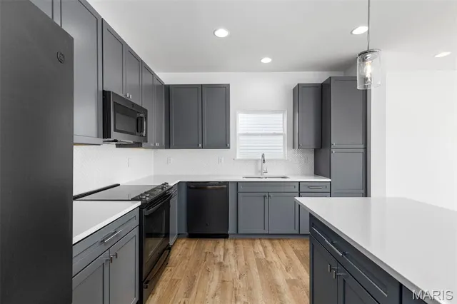 $291,900 | 2 Fieldcrest At River Bluffs Meadows, Florissant, MO 63031