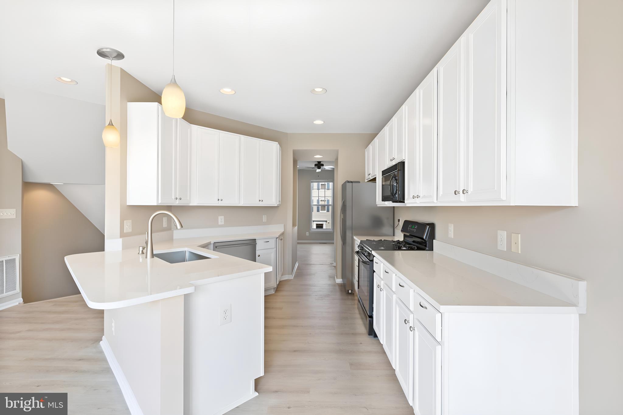 9147 Ribbon Falls Loop Bristow, VA 20136 - Photo 19 of 53