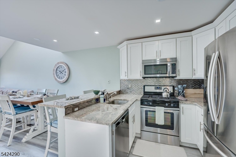 302 Hackensack Street, Unit 310 Wood-Ridge, NJ 07075 - Photo 19 of 44