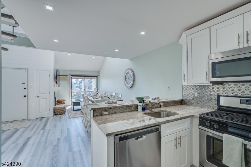 302 Hackensack Street, Unit 310 Wood-Ridge, NJ 07075 - Photo 20 of 44