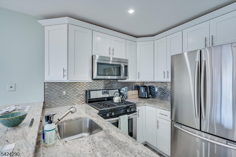 302 Hackensack Street, Unit 310 Wood-Ridge, NJ 07075 - Photo 21 of 44