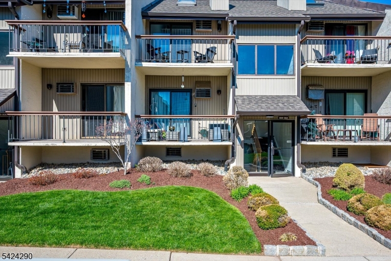 302 Hackensack Street, Unit 310 Wood-Ridge, NJ 07075 - Photo 5 of 44