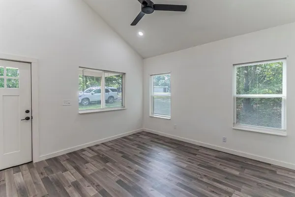 $1,300 | 114 Timber Crest, Mabank, TX 75156