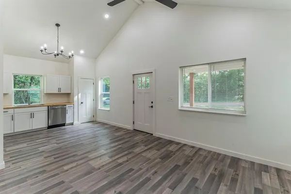 $1,300 | 114 Timber Crest, Mabank, TX 75156