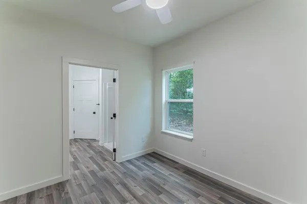 $1,300 | 114 Timber Crest, Mabank, TX 75156