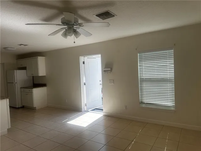 $1,300 | 955 18th Place, Unit B, Vero Beach, FL 32960