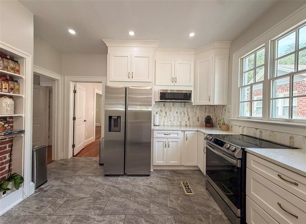 417 Southwest 10th Street Gainesville, FL 32601 - Photo 13 of 50