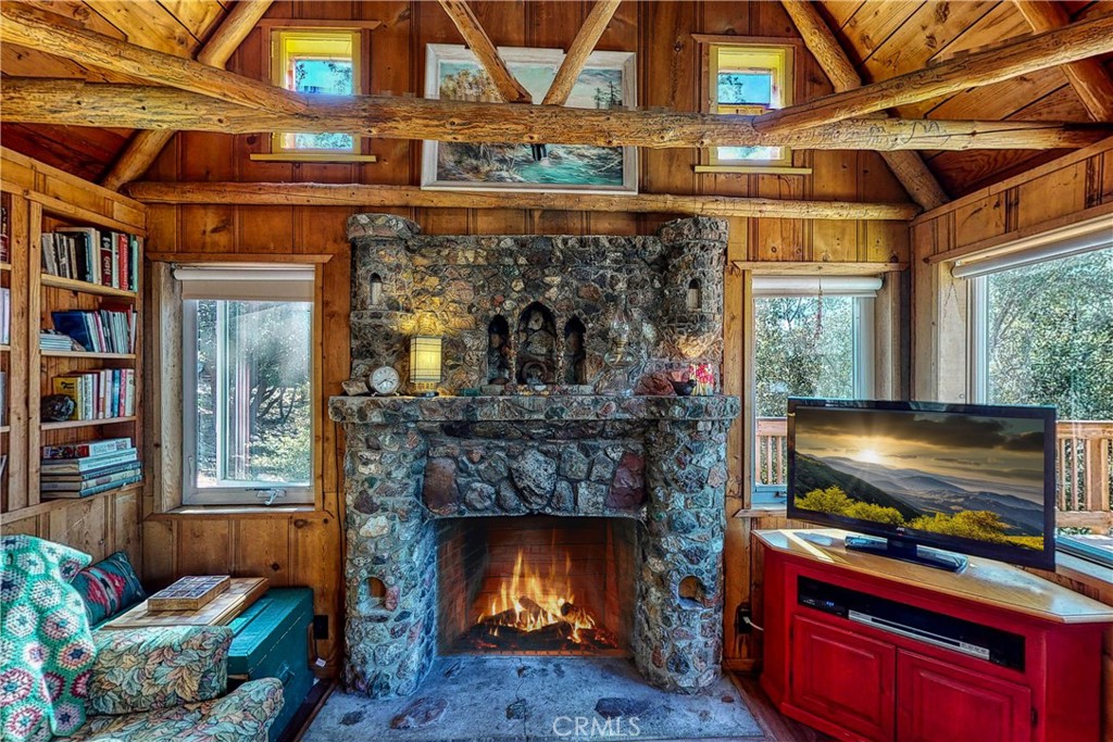 177 Craghill Drive Cedar Glen, CA 92321 - Photo 4 of 41