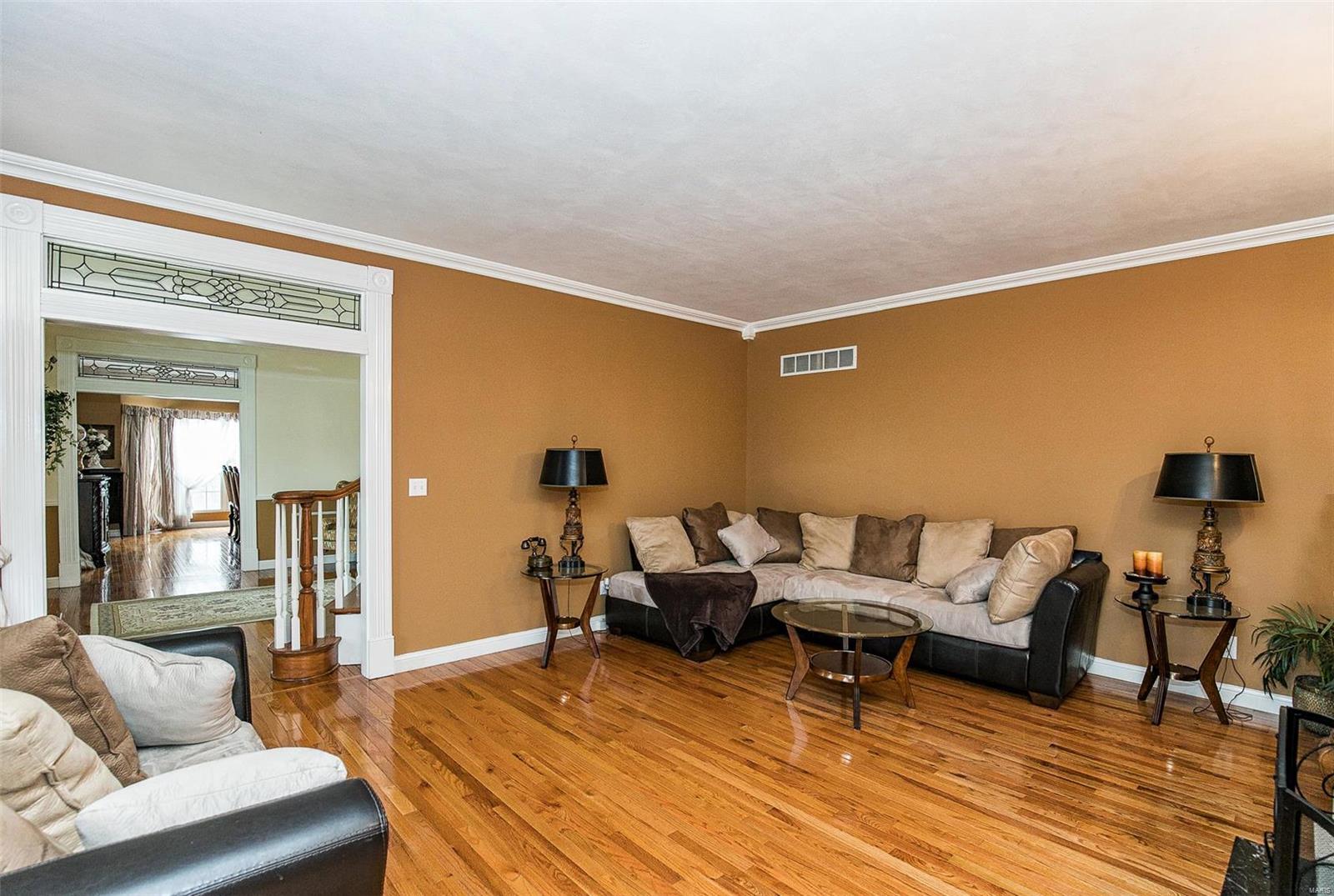5301 Patterson Road St. Louis, MO 63129 - Photo 11 of 98 Gallery Image 11