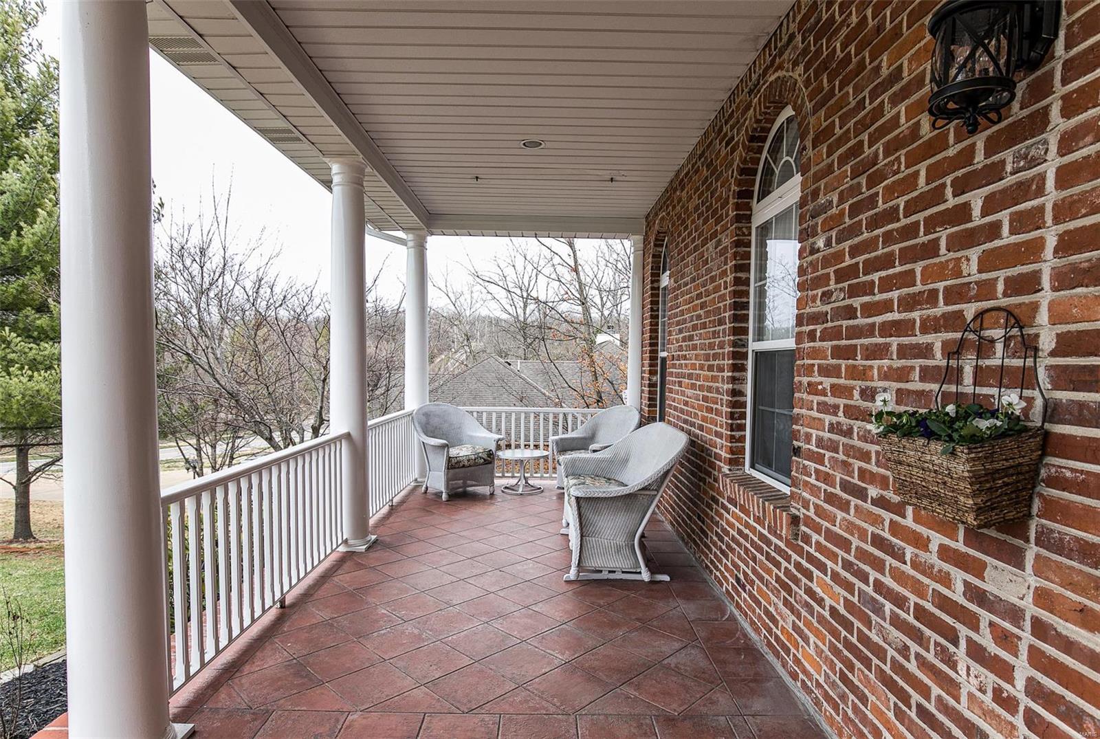 5301 Patterson Road St. Louis, MO 63129 - Photo 8 of 98 Gallery Image 8