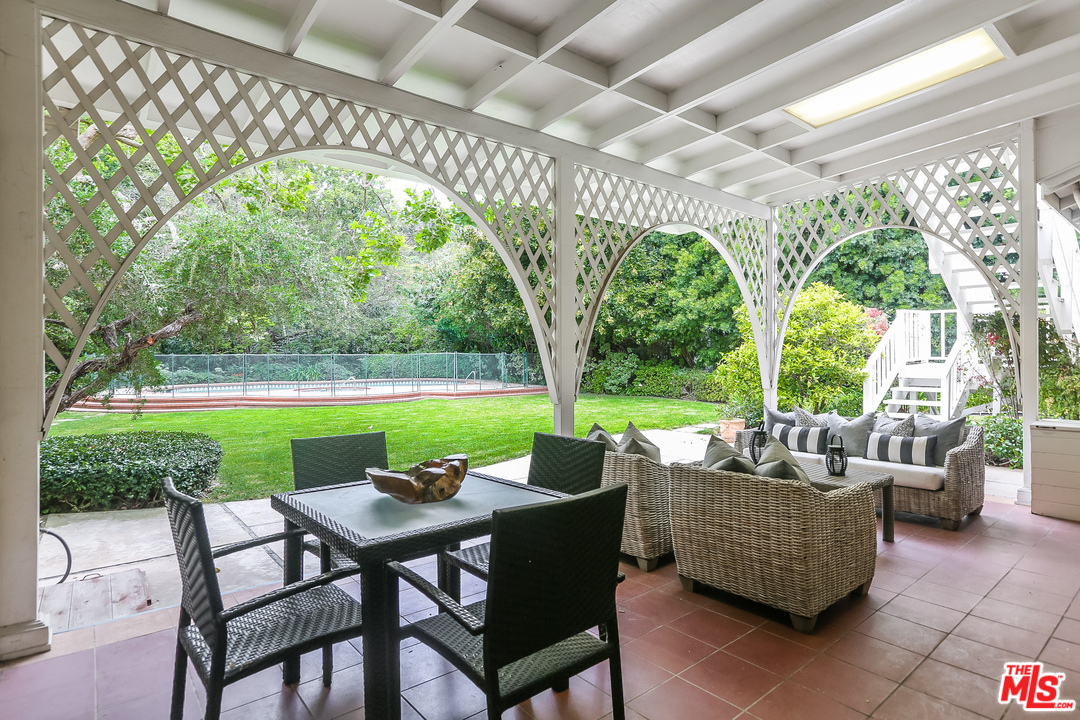 219 Homewood Road Los Angeles, CA 90049 - Photo 6 of 21 Gallery Image 6