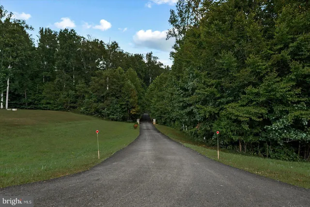 $949,000 | 21 Wentworth Drive, Fredericksburg, VA 22406