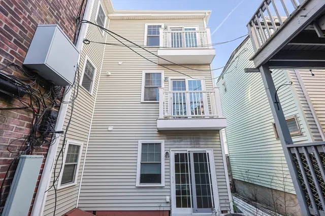 $3,100 | 375 Dorchester Street, Unit 2, Boston, MA 02127