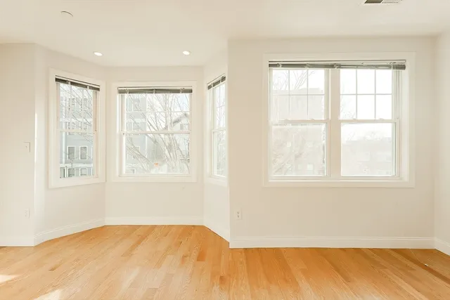 $3,100 | 375 Dorchester Street, Unit 2, Boston, MA 02127