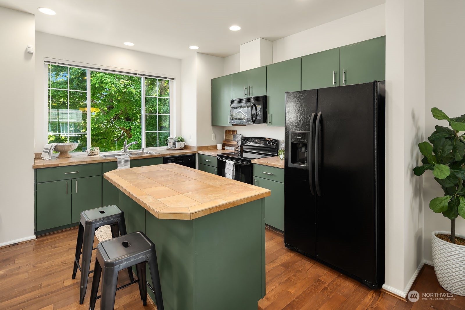 2802 Southwest Morgan Street Seattle, WA 98126 - Photo 11 of 36 Gallery Image 11
