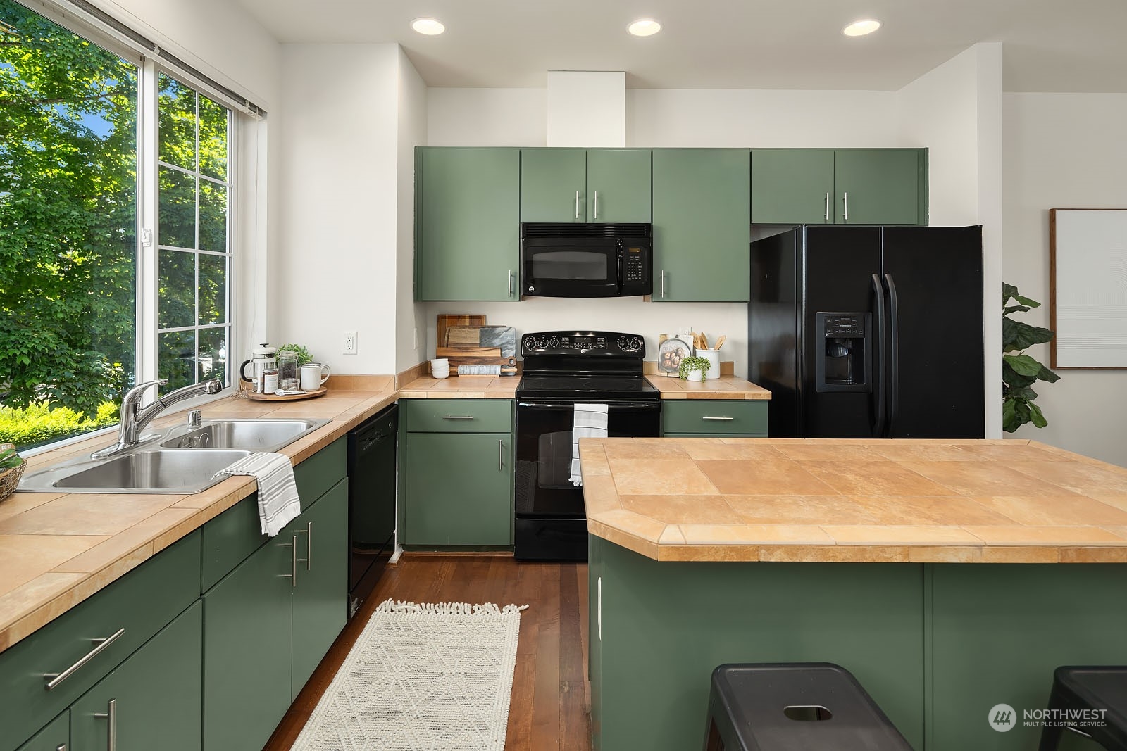 2802 Southwest Morgan Street Seattle, WA 98126 - Photo 12 of 36 Gallery Image 12