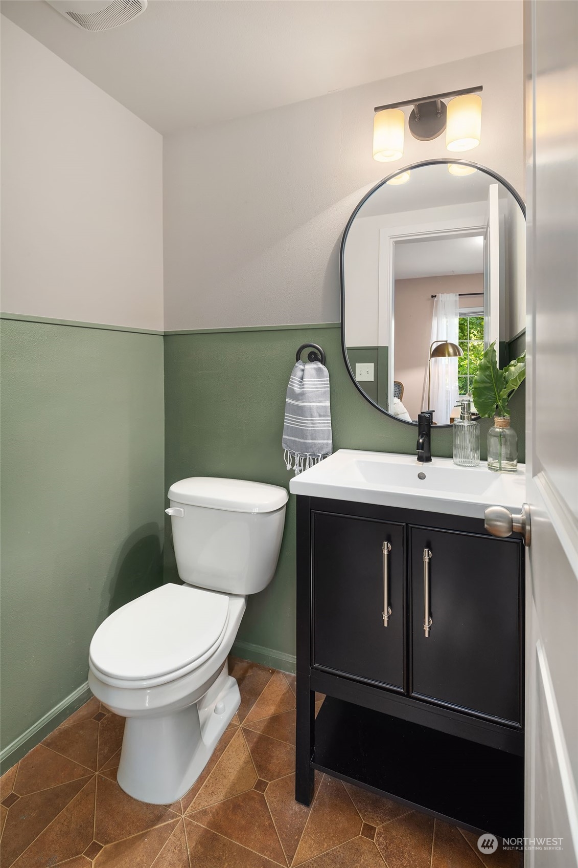 2802 Southwest Morgan Street Seattle, WA 98126 - Photo 5 of 36 Gallery Image 5