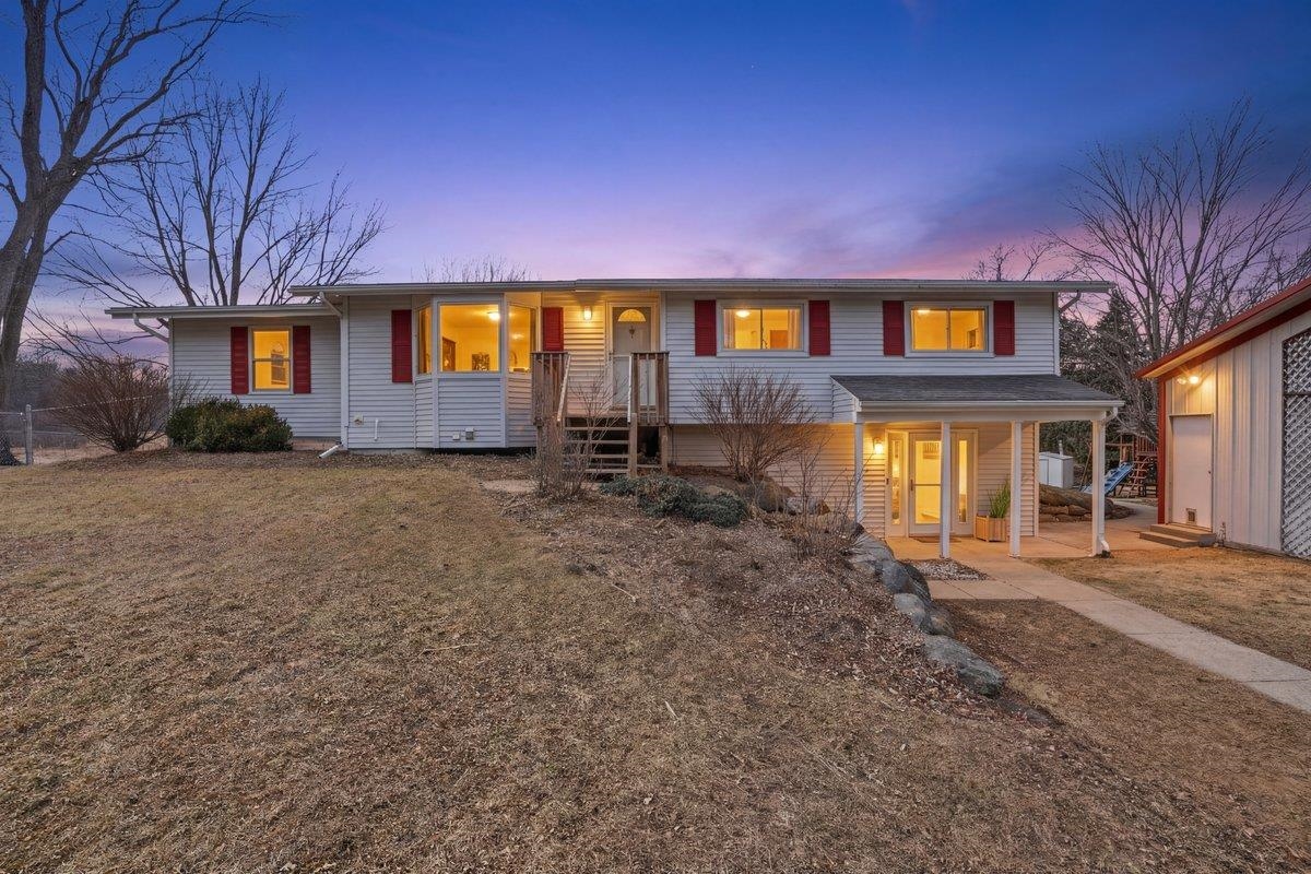 497 Sugar Hill Road Brooklyn, WI 53521 - Photo 3 of 58