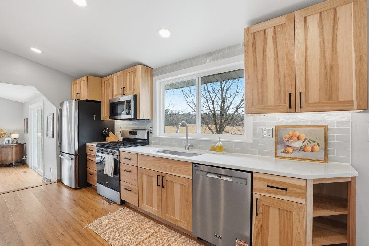 497 Sugar Hill Road Brooklyn, WI 53521 - Photo 8 of 58