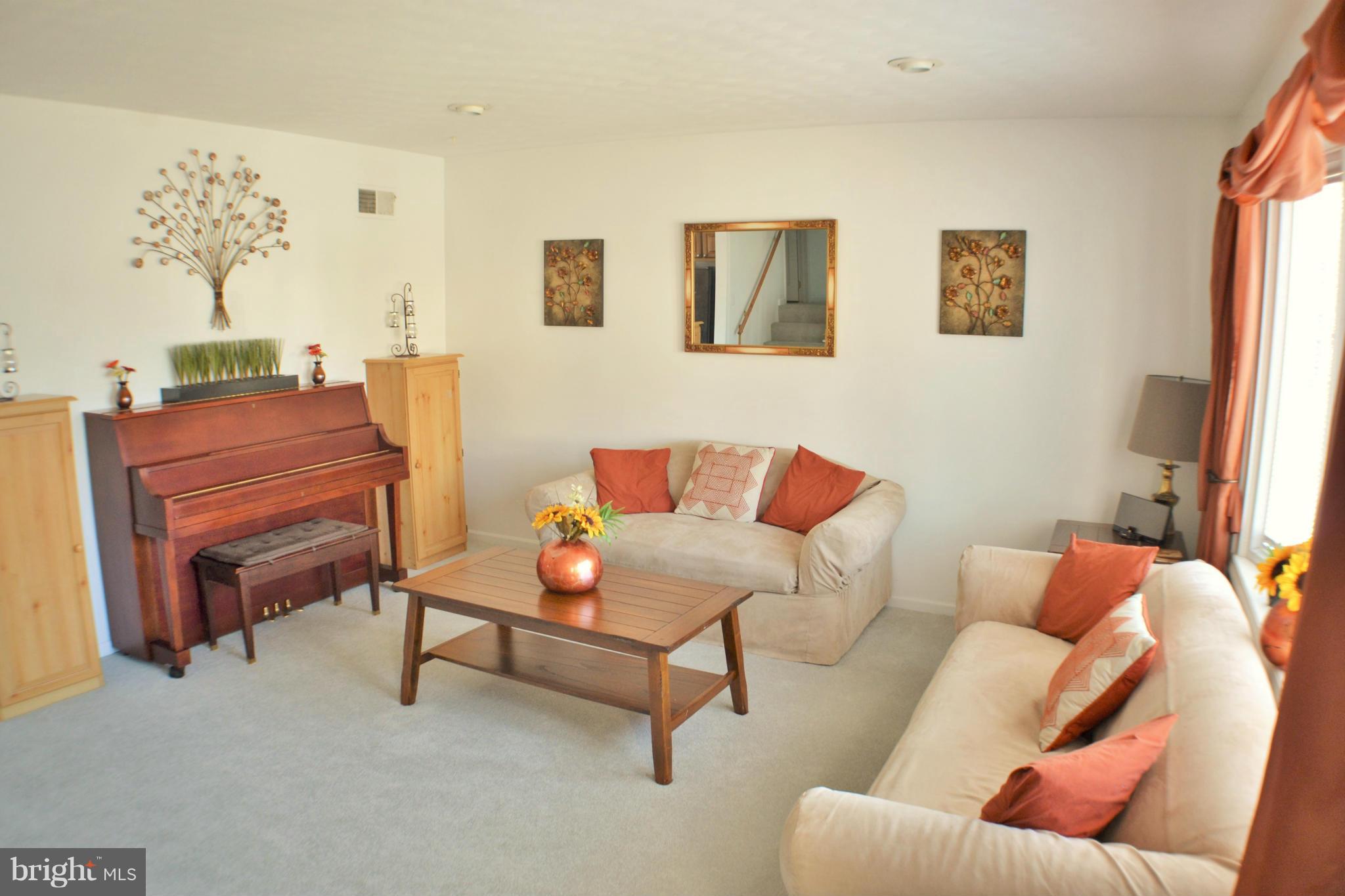 1101 Horizon Road Mount Airy, MD 21771 - Photo 3 of 30 Living Room