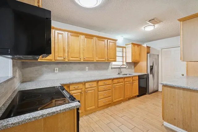 $267,000 | 1113 Southeast 2nd Street, Grand Prairie, TX 75051