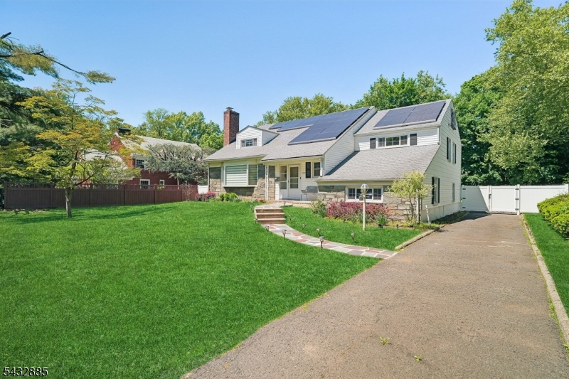 215 Exeter Way Hillside, NJ 07205 - Photo 2 of 34