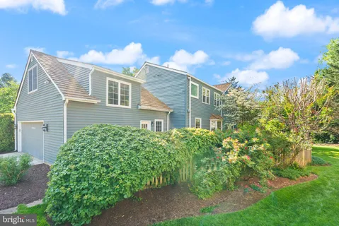 $1,699,900 | 6354 Chowning Place, McLean, VA 22101