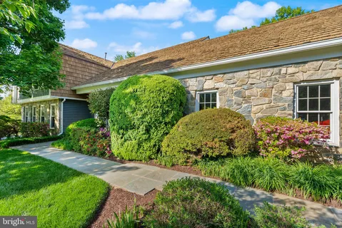 $1,699,900 | 6354 Chowning Place, McLean, VA 22101