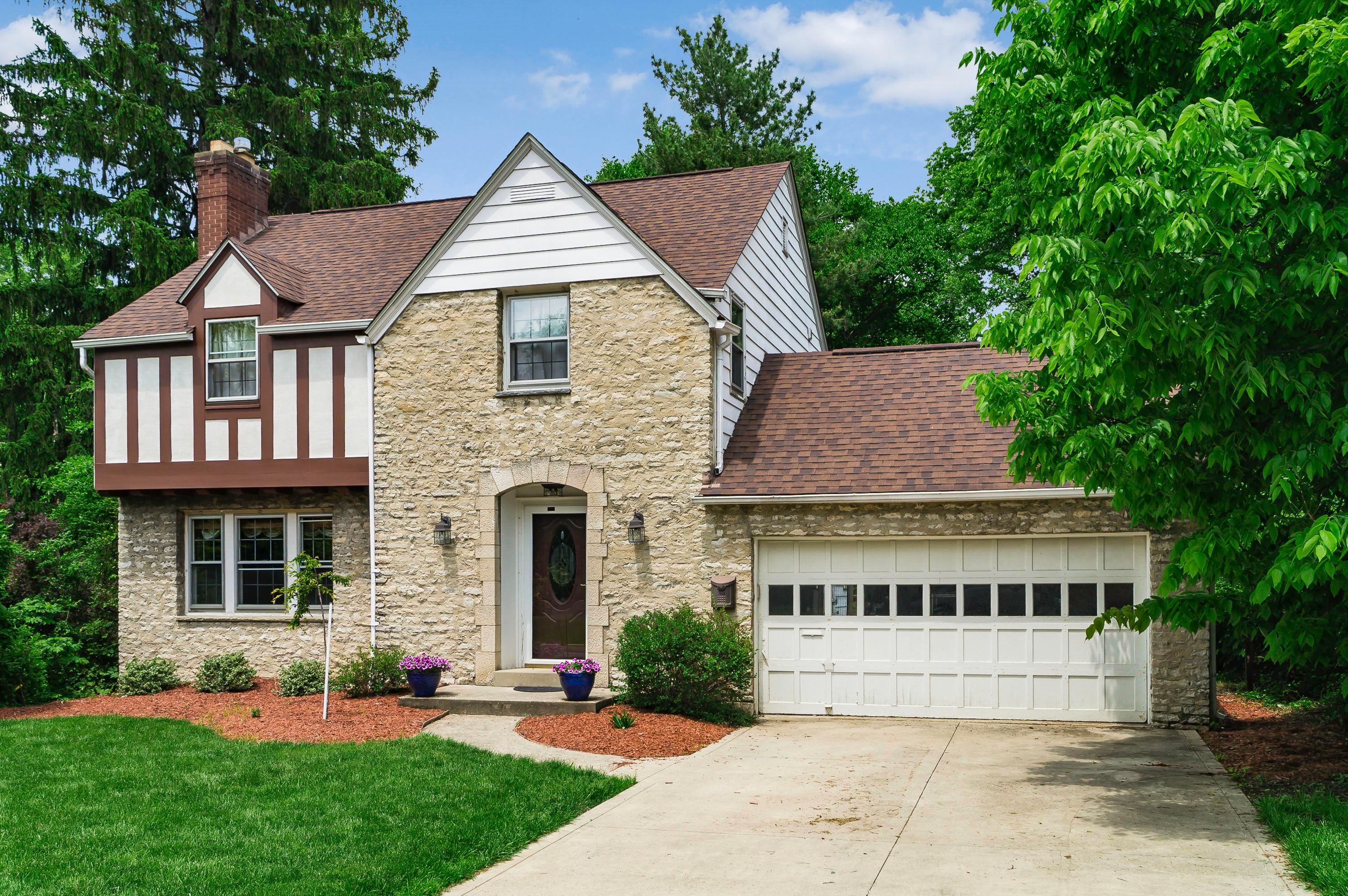 292 Brevoort Road Columbus, OH 43214 - Photo 1 of 35 Gallery Image 1