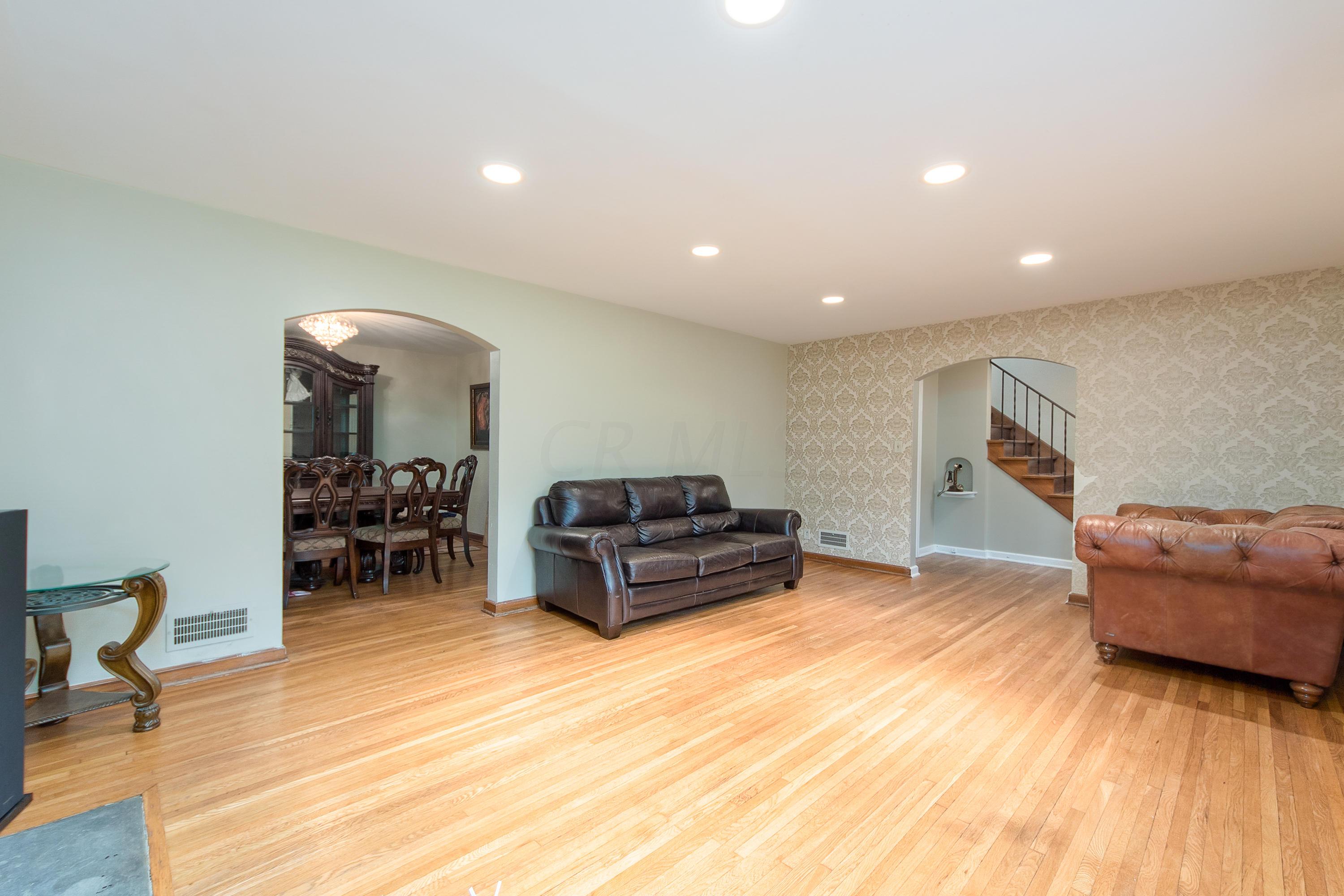 292 Brevoort Road Columbus, OH 43214 - Photo 7 of 35 Gallery Image 7