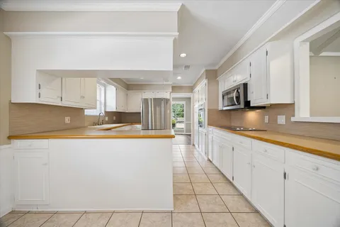$368,800 | 8015 Burning Hills Drive, Houston, TX 77071
