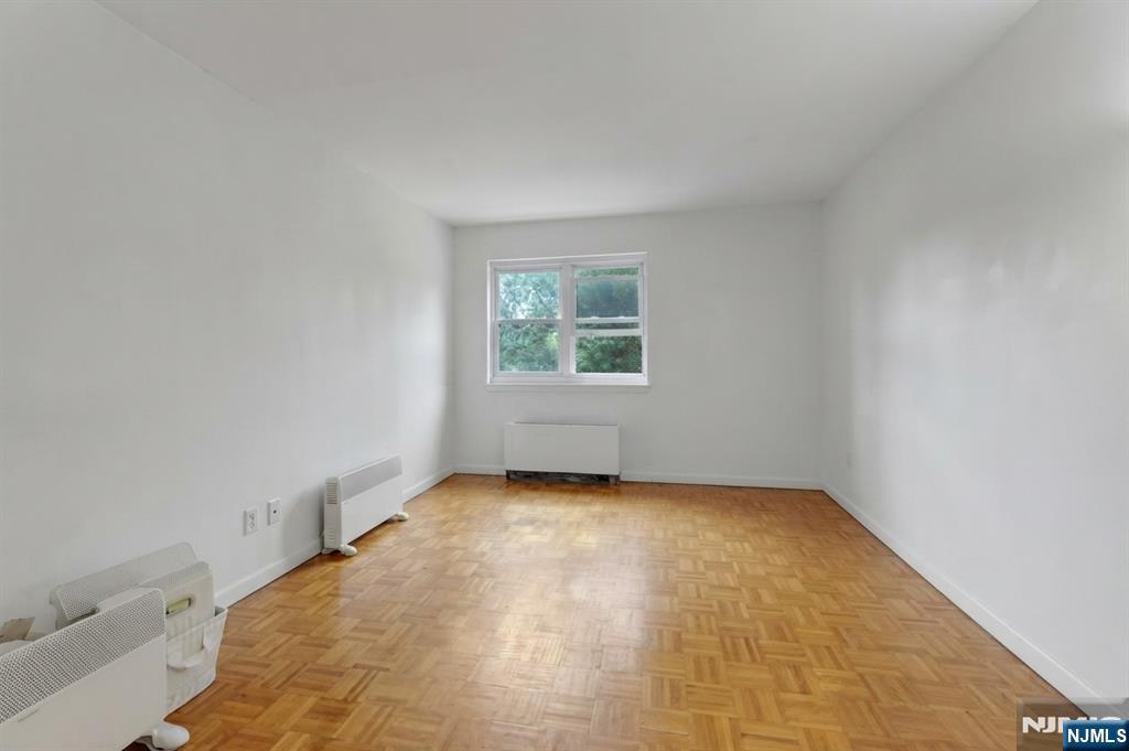 1111 River Road, Unit F17 Edgewater, NJ 07020 - Photo 14 of 17 Gallery Image 14