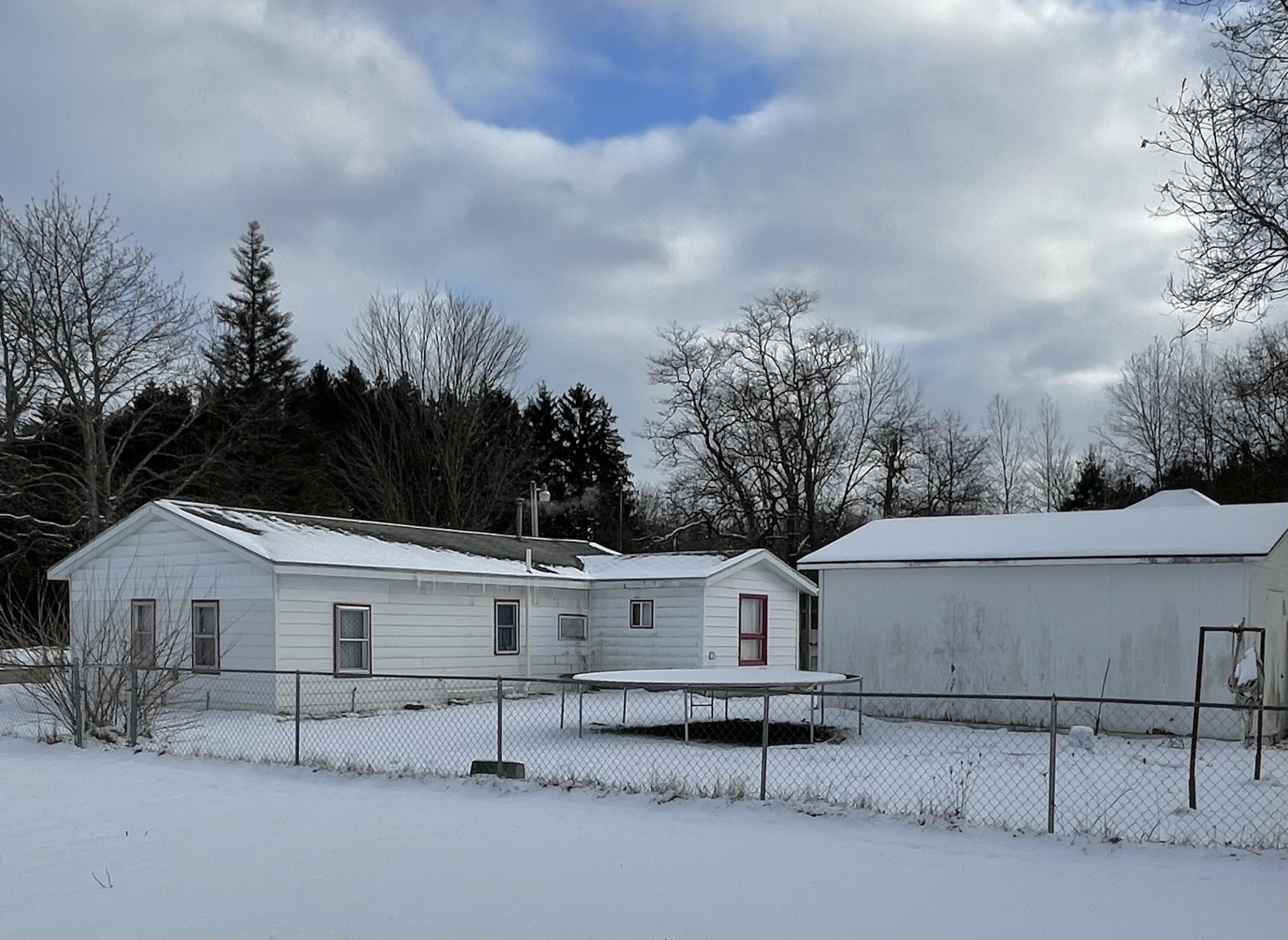 3555 Cloverville Road Fruitport, MI 49415 - Photo 2 of 36 124C008F-1D6E-4083-B0FE-4B1BE62CDF8F