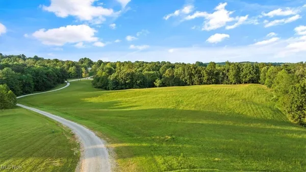 $214,900 | Chalagi Lane, Parkersburg, WV 26104
