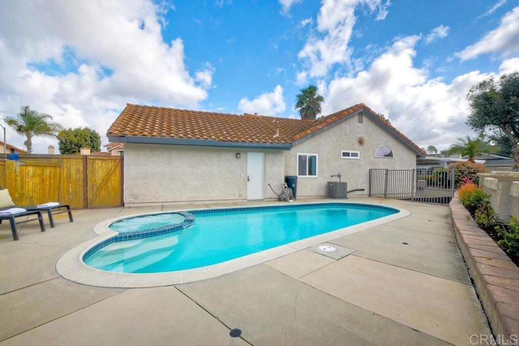 1035 Bridle Path Way Oceanside, CA 92057 - Photo 3 of 36