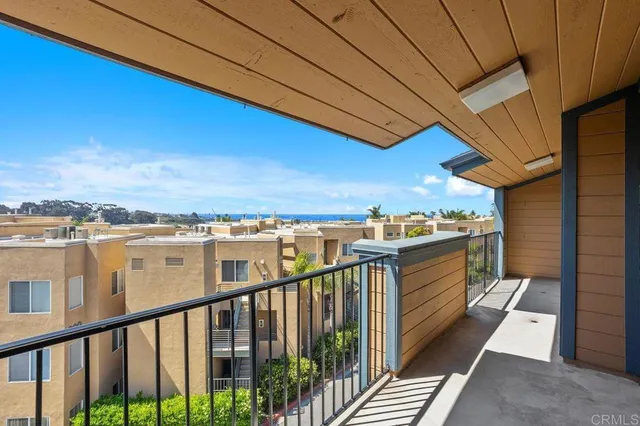 $875,000 | 801 Kalpati Circle, Unit B, Carlsbad, CA 92008