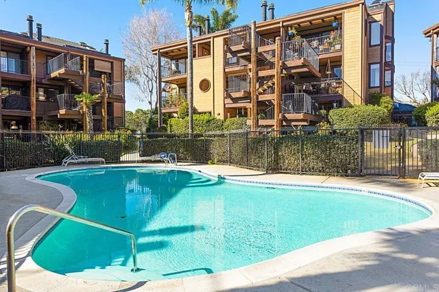 $875,000 | 801 Kalpati Circle, Unit B, Carlsbad, CA 92008