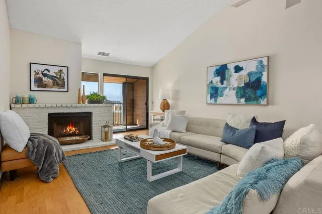 $875,000 | 801 Kalpati Circle, Unit B, Carlsbad, CA 92008