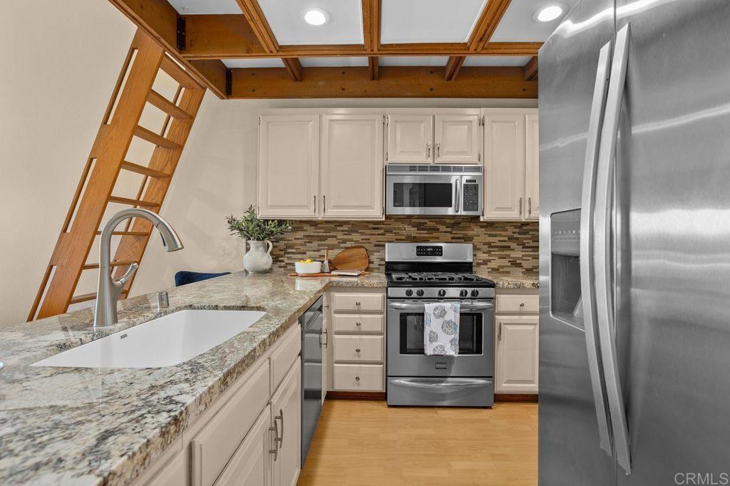 801 Kalpati Circle, Unit B Carlsbad, CA 92008 - Photo 8 of 35