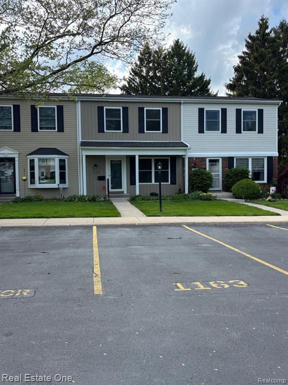 1163 Marquette Court Rochester Hills, MI 48307 - Photo 2 of 19