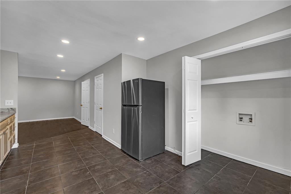 660 Queen Street Southwest, Unit B Atlanta, GA 30310 - Photo 38 of 51 a view of entryway with hallway