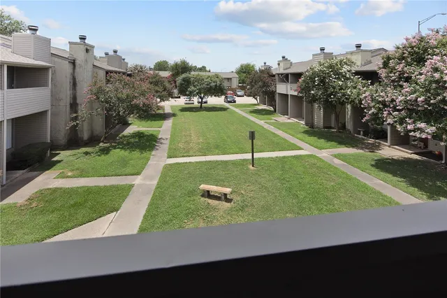 a view of a tennis court